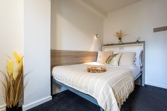 Silver Plus Non Ensuite | 4 Bed Flat Image